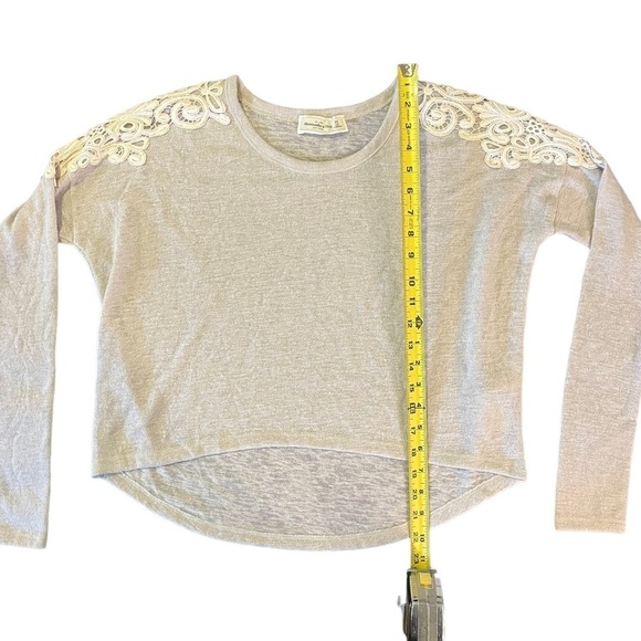 Abercrombie & Fitch Lace Long Sleeve Crop Top | Women's XS - Picture 5 of 7